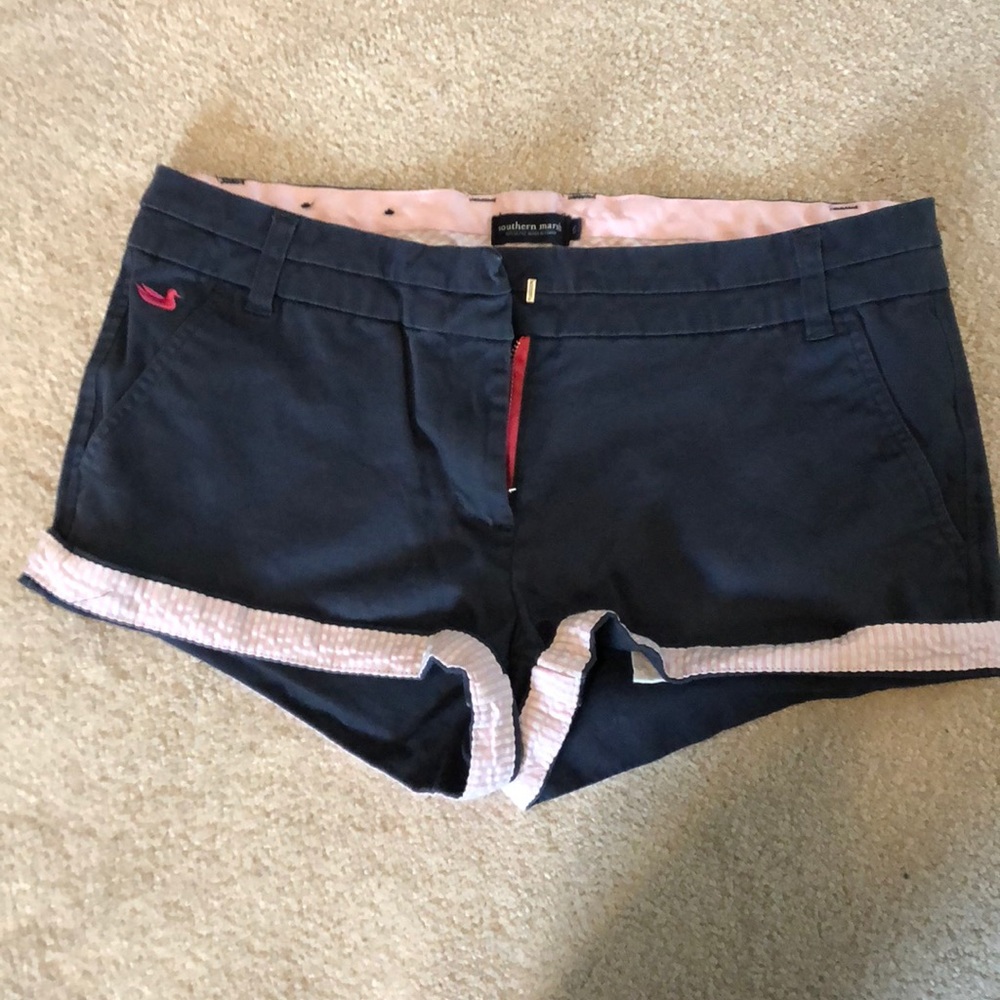 Southern marsh shorts. Navy with pink gingham sz 6